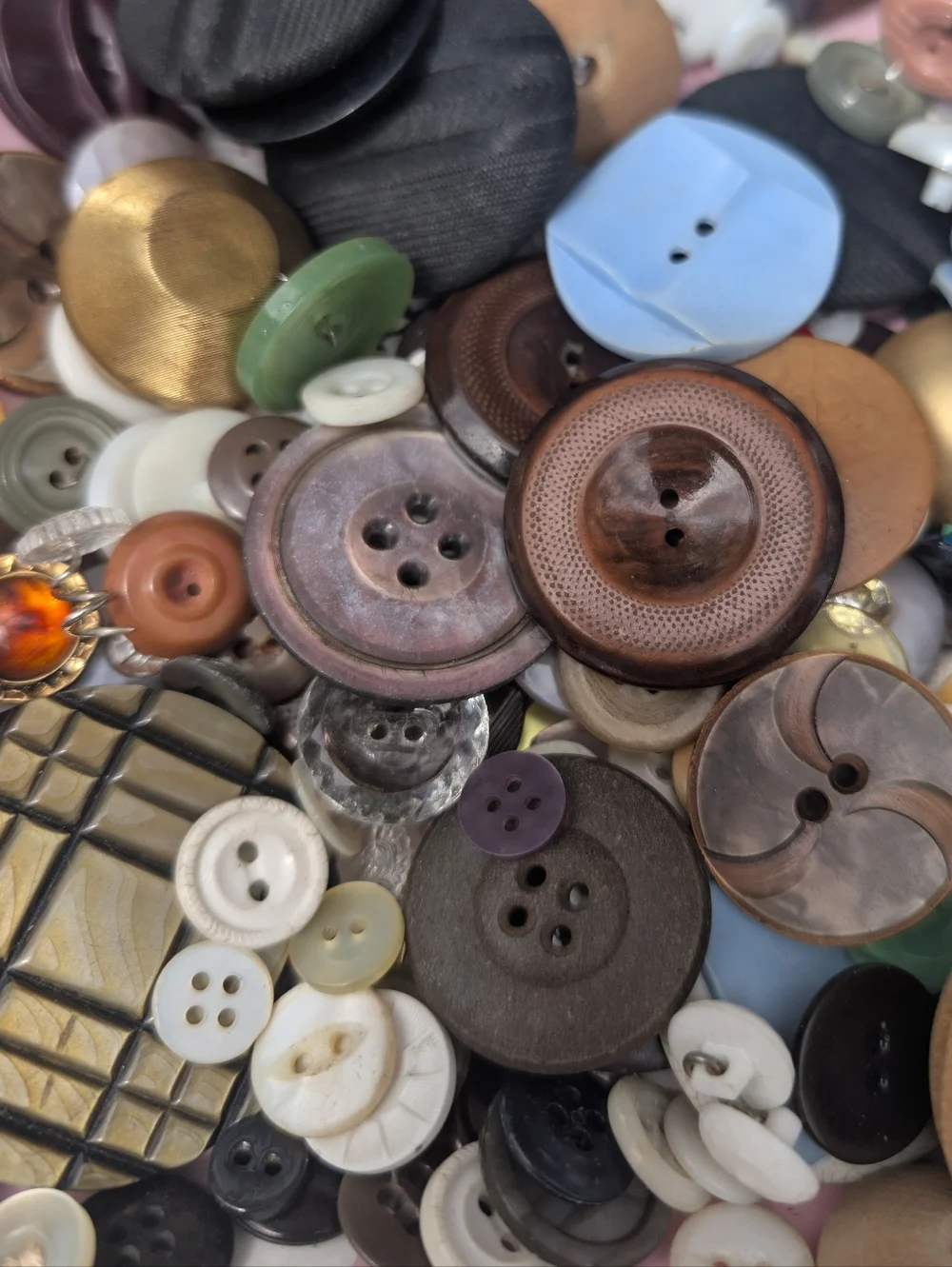 Vintage Assorted Buttons - Lot Of Old Buttons Sewing Collecting Craft - Picture 8 of 12